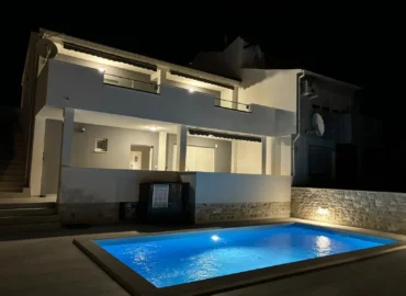 Laurus Floor - Villa Navalia