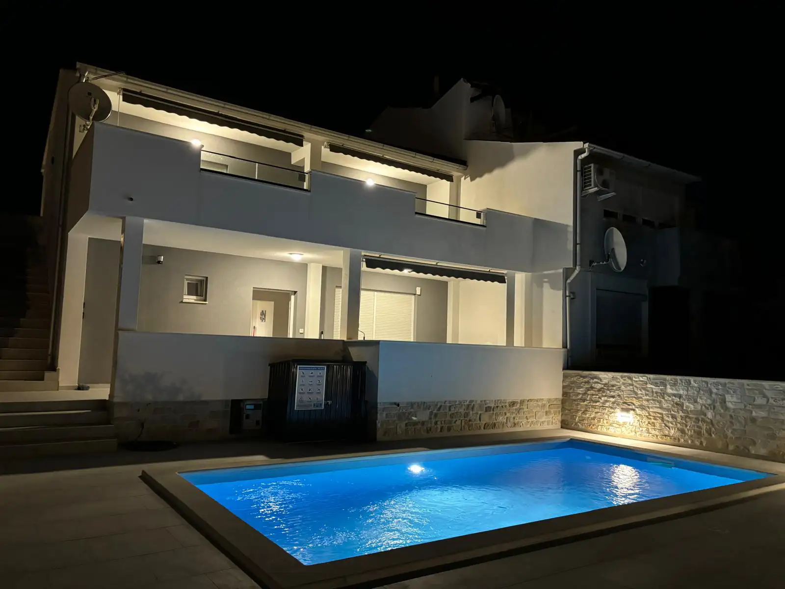 Laurus Floor - Villa Navalia